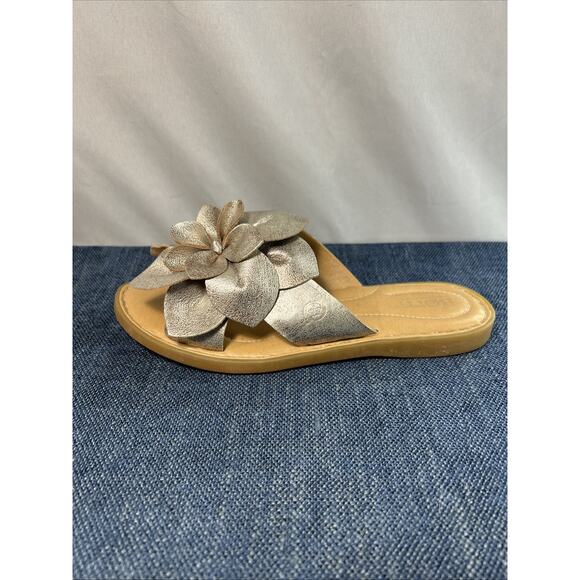 BOC Born Womens 6 Kaisa Flower Leather Slide Sandal Metallic Champagne - Picture 8 of 14